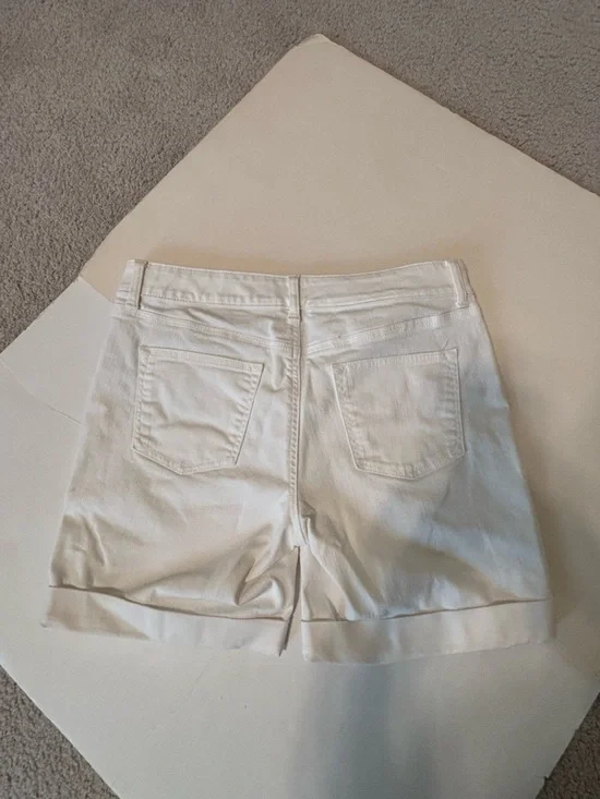 TALBOTS Boyfriend White Cuffed Shorts Size 12P - Picture 5 of 6